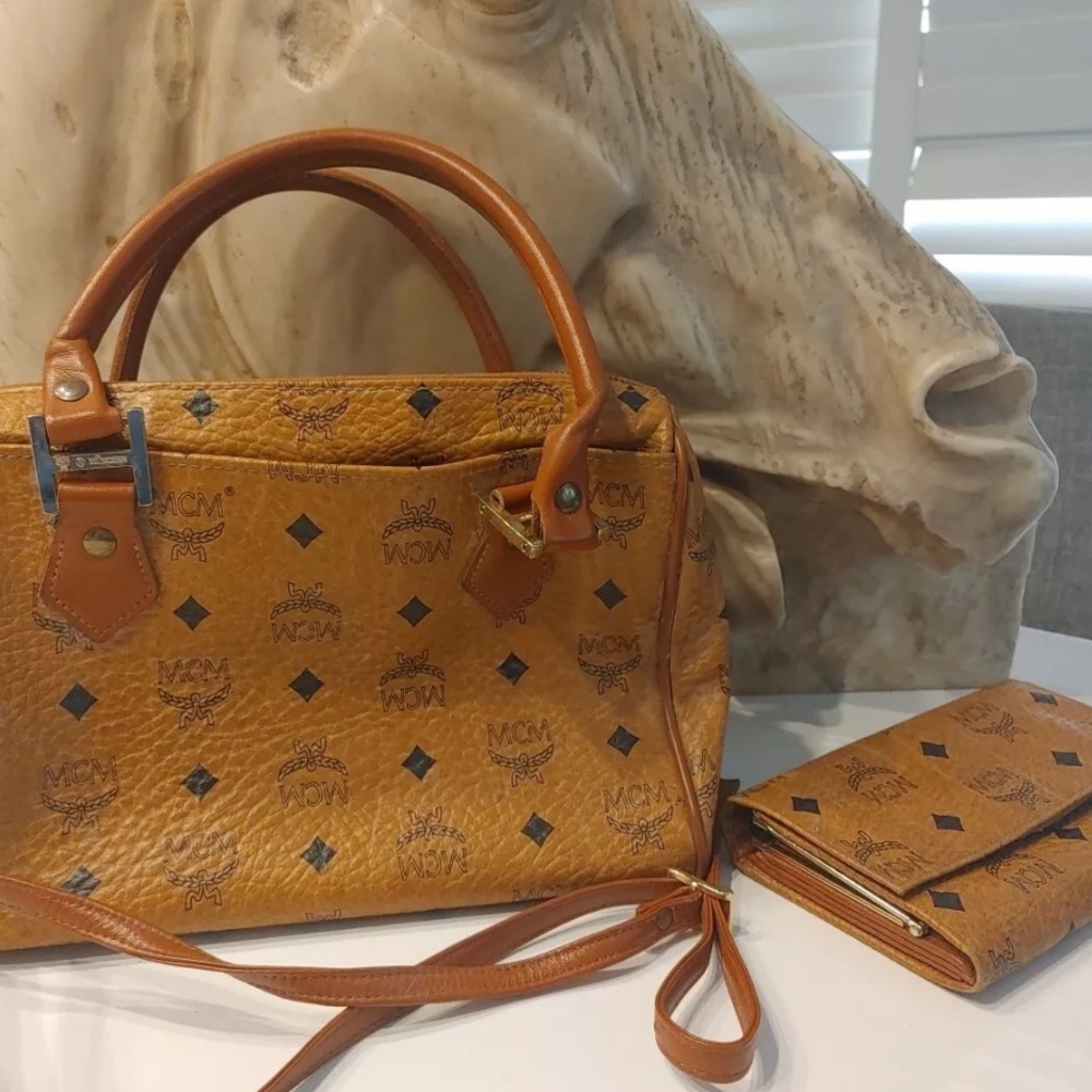 Authentic MCM Shoulder Bag With Wallet. #X4921 Vintage, Beautiful. - Picture 3 of 16